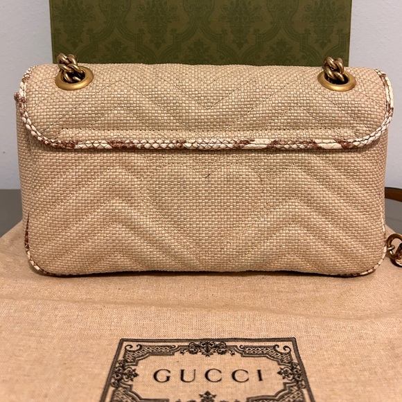 Gucci Raffia GG Marmont Shoulder Bag - Picture 4 of 9